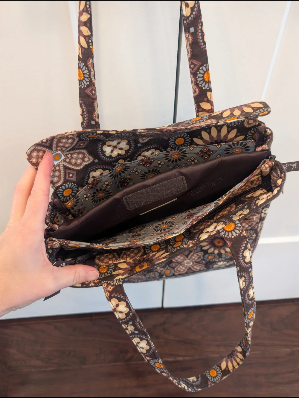 VERA BRADLEY Brown Floral Pattern Quilted Computer Bag